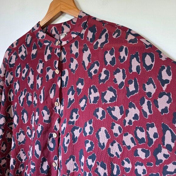 EUC INTIMATELY FREE PEOPLE PRINTED OVERSIZE PLEATED BACK TOP SIZE SMALL - Picture 10 of 16